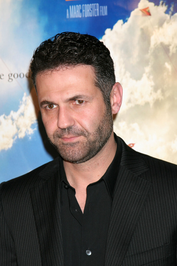 卡勒德·胡赛尼《灿烂千阳》中闪耀的人性