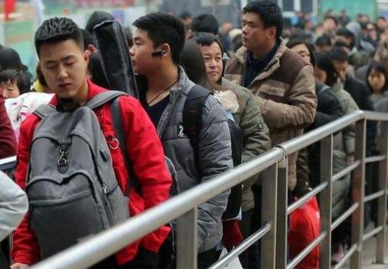 大学生放假在家有多难？网友的遭遇让人心疼，同个世界，同个妈妈