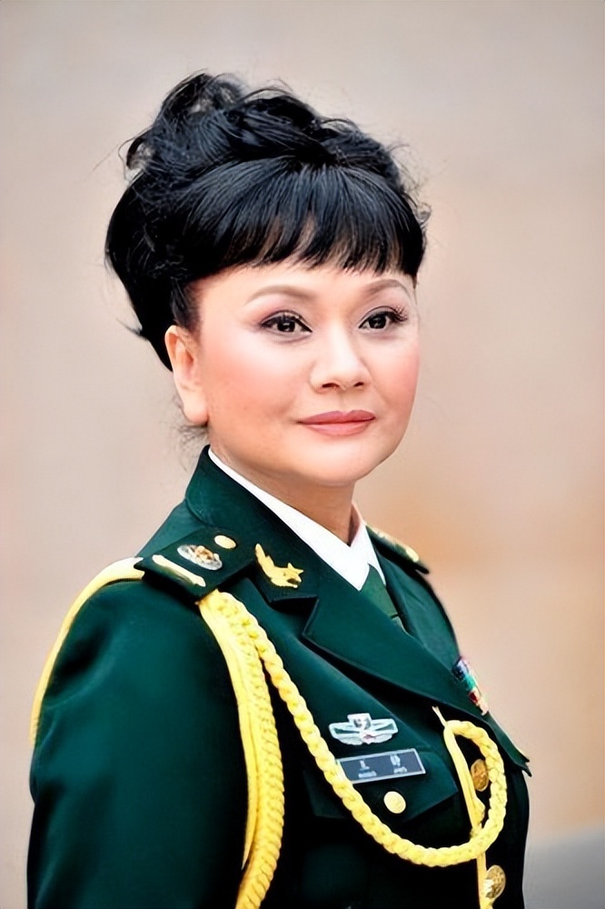 歌唱演员王静,歌唱演员王静个人资料简历年龄_友友