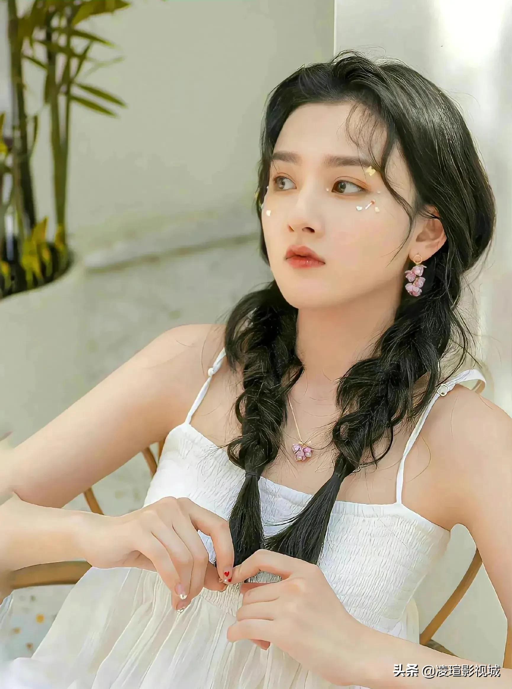 明星壁纸图片分享：宋祖儿（3）