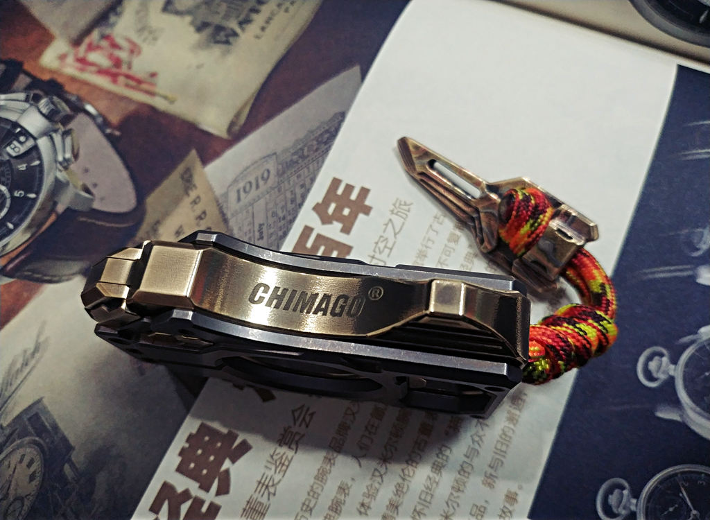 她們眼中的這些奇怪“玩意”，老少年們則視之為“心頭好”