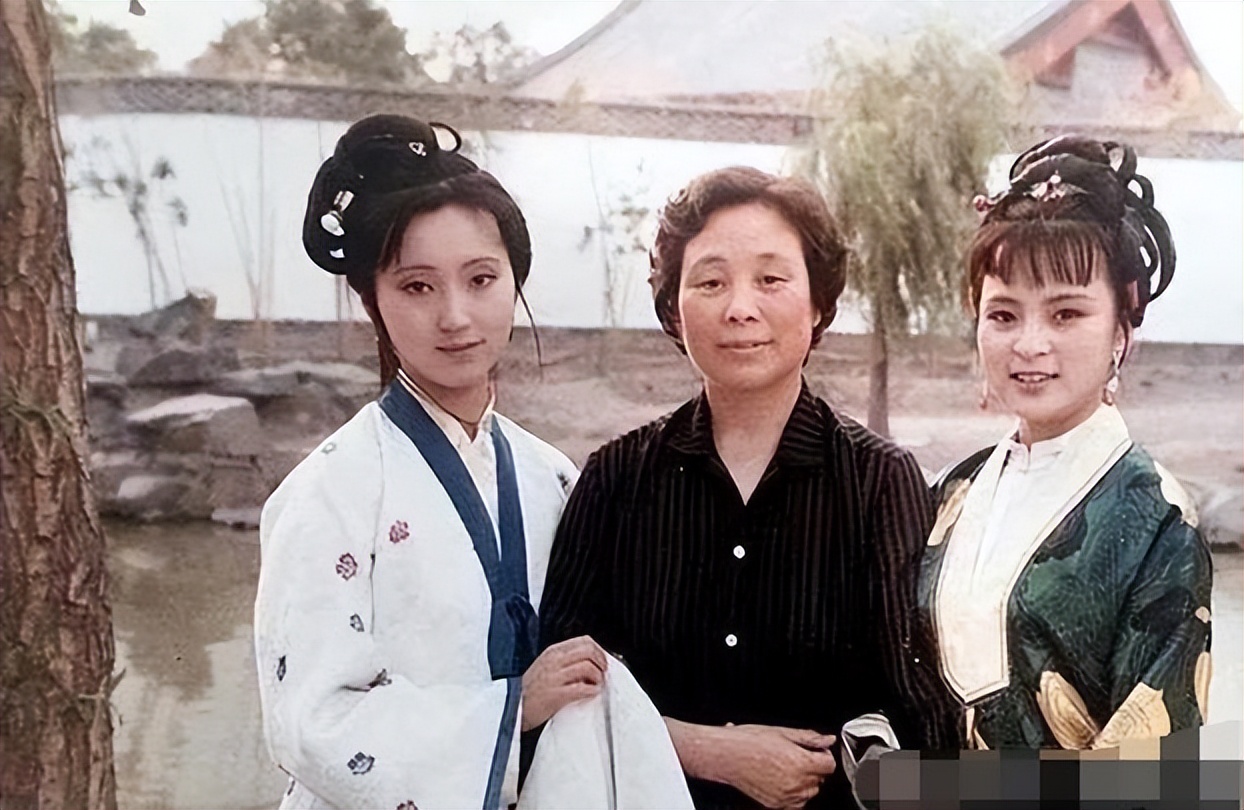 东方闻樱本色出演《红楼梦》，女孩都不和她玩，只和陈晓旭关系好