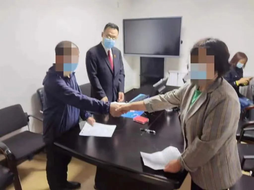 给您提个醒：帮友借钱需谨慎，不能偿还需担责