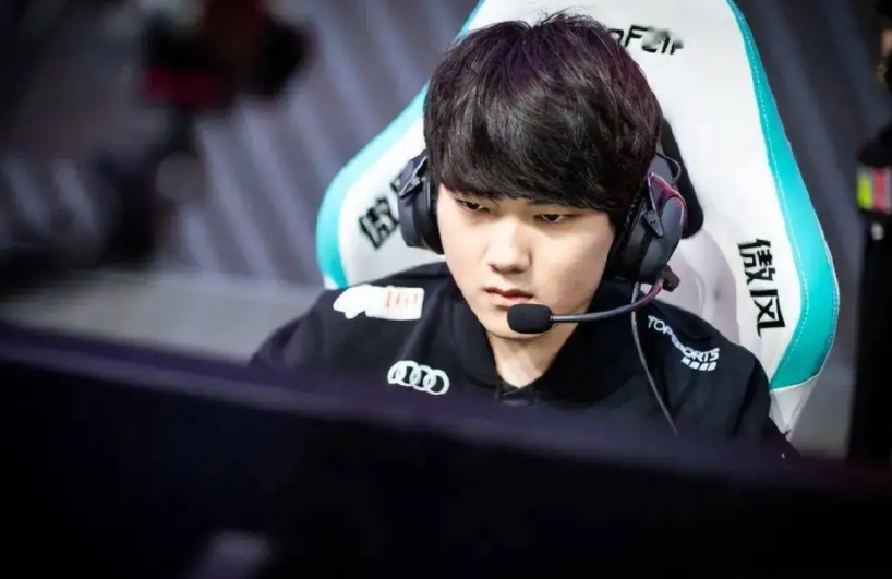 电竞选手宁王（“RNG传出喜讯，小明大概率留队”，宁王回应试训，德云色难顶了）