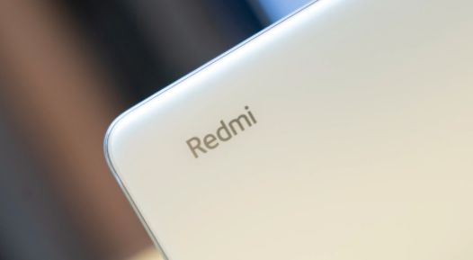 RedmiK50配备2K直屏，外加5500mAh超大电池容量