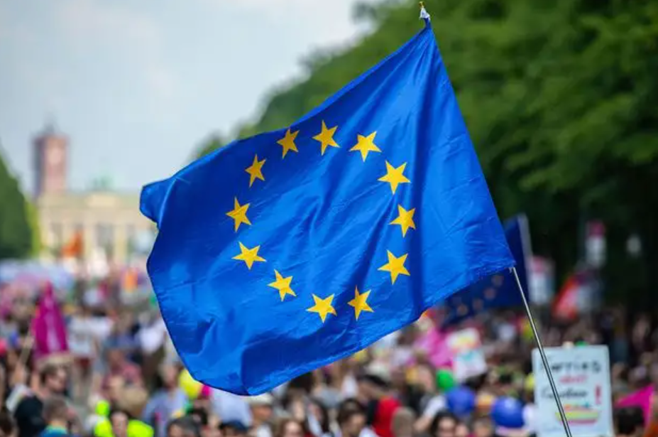 欧洲国旗为什么都差不多（为什么欧洲的国旗都那么像？）