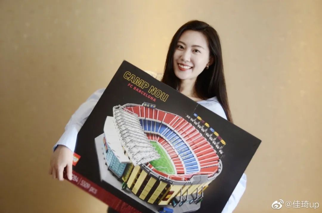 中超吐口秀哪里看(主播小宇宙丨佳琦:我的解说生涯从40页手写资料开始