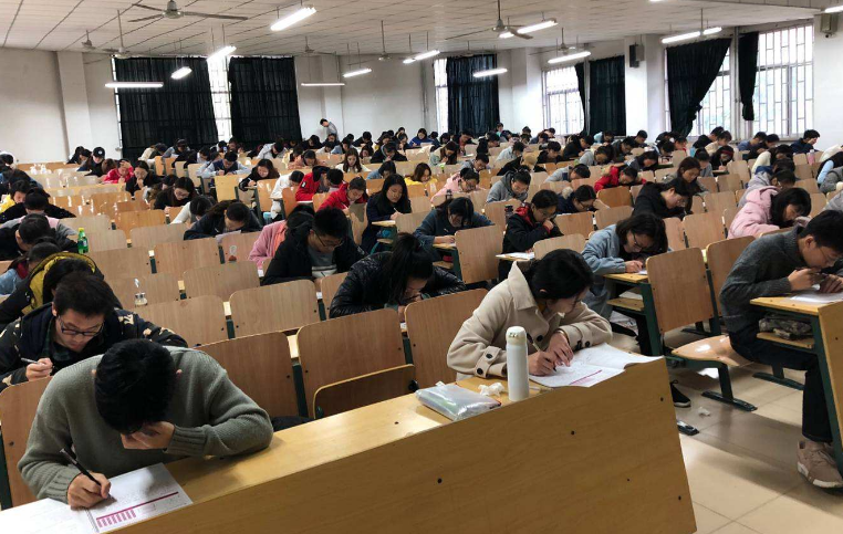 六级必须在学校报名吗（英语四六级报名门槛提高）