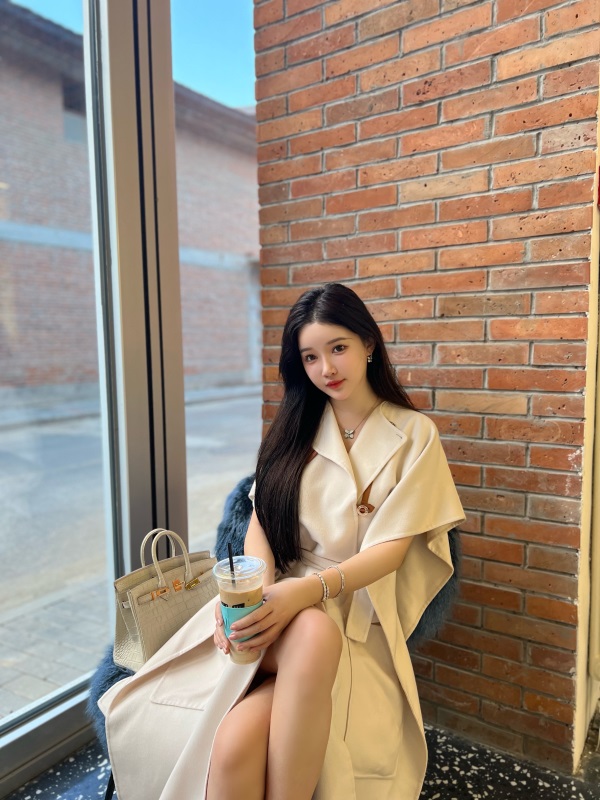 孙心娅闲暇生活照曝光 清纯甜美俏皮可爱