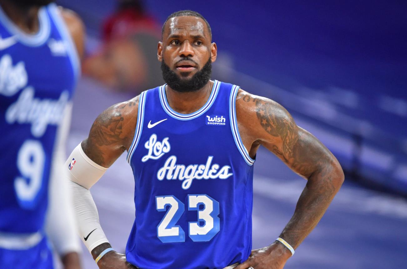 nba哪些人特别有名(美媒评最具影响力6大巨星，艾弗森上榜，库里高居第4)