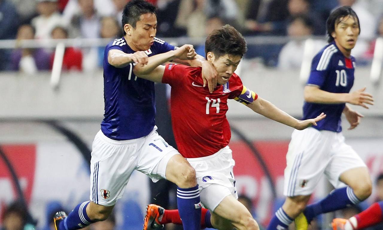 韩国冰刀割伤中国队员（恶意犯规划伤中国选手、买黑哨进了世界杯，韩国为啥“蛮不讲理”）