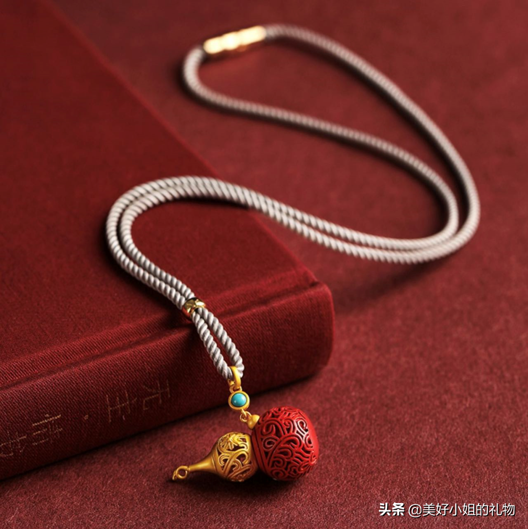 母亲节礼物系列I 细数我私藏的宝藏首饰，千元不到让妈妈闪耀起来