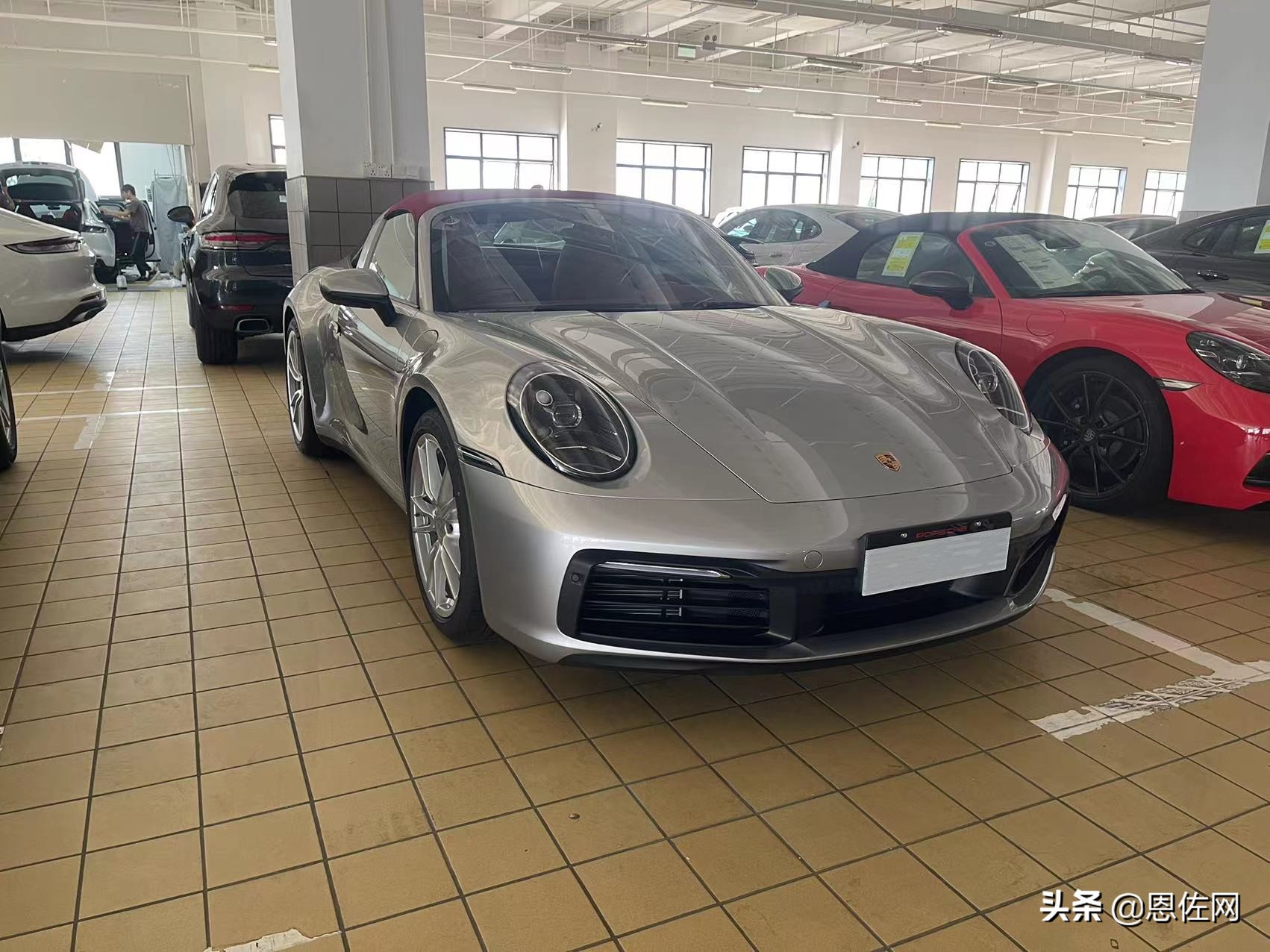 只选装6万的保时捷911见过吗？还是一台Targa，车主：捡漏了