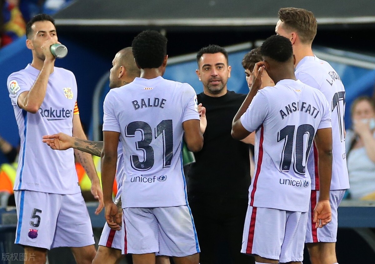 曼城曼联同分夺冠（英超大结局，曼城5分钟3球逆转夺冠！曼联0-1守住前6，巴萨成输家）