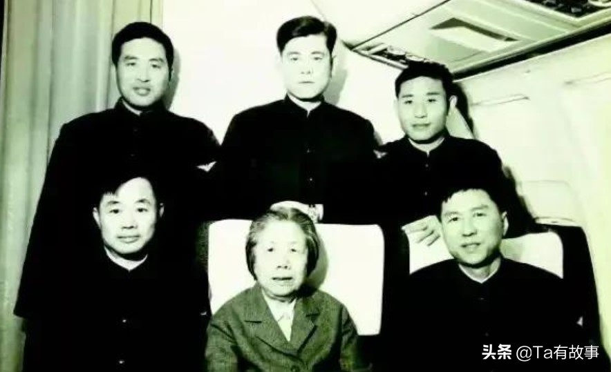 98年137人客机刚起飞就出事，机长为何着陆又升空？民航：一等功