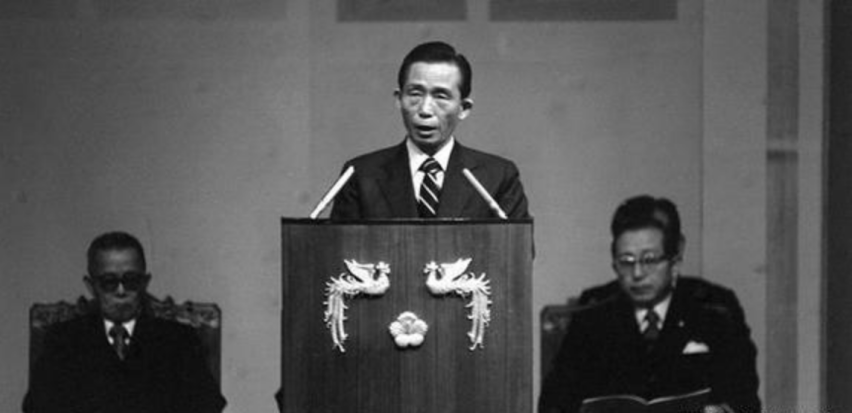 1997年韩国金融危机有多惨？美国一招釜底抽薪，韩国只能卖国自救