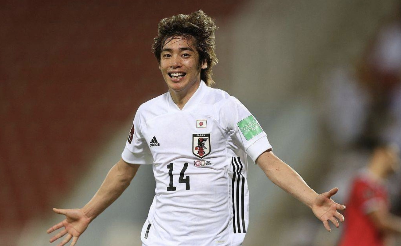日本对沙特(日本队2-0沙特，伊东纯也连续4场进球，亚洲边锋独一档)
