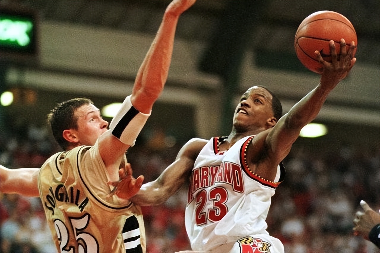 2002年nba选秀(帮火箭抽中状元签,姚明在火箭的老大哥,99年榜眼