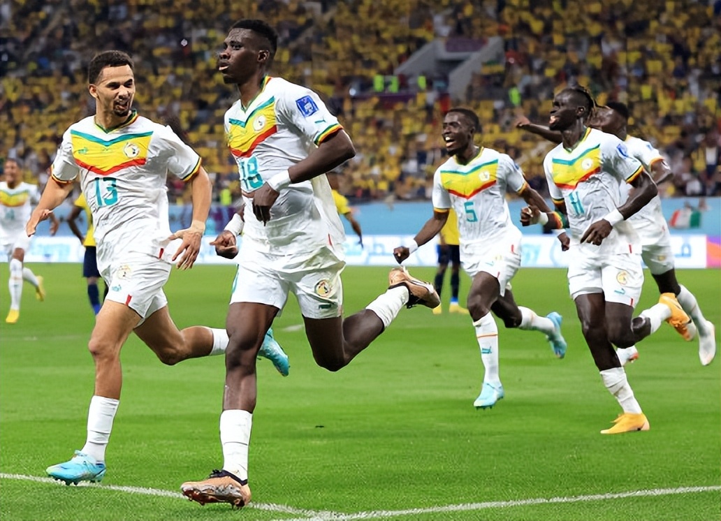 瑞典世界杯第三轮（伟大的2-1！1720万人口小国狂欢，终结20年等待，再进世界杯16强）