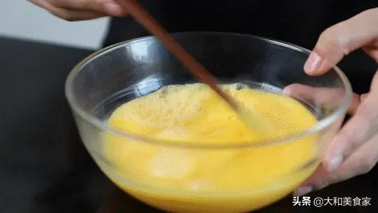 超级好吃的剁椒鸡蛋 做法简单光是看着就觉得好下饭