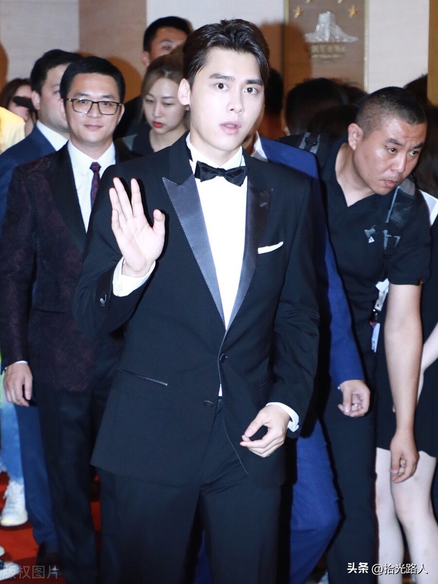 為錯誤付上代價（人犯錯就要付出代價 誰也不例外）