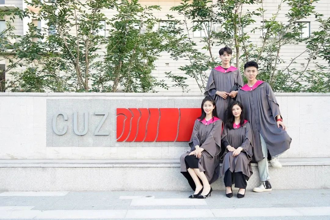 仙气十足！这些学位服有点不一样！网友：学位服一定得是西式的？如果来点中国风呢