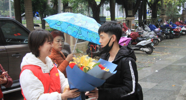 儿子被拐福建27年成为大帅哥，面对生母，他却质疑亲子鉴定是假的