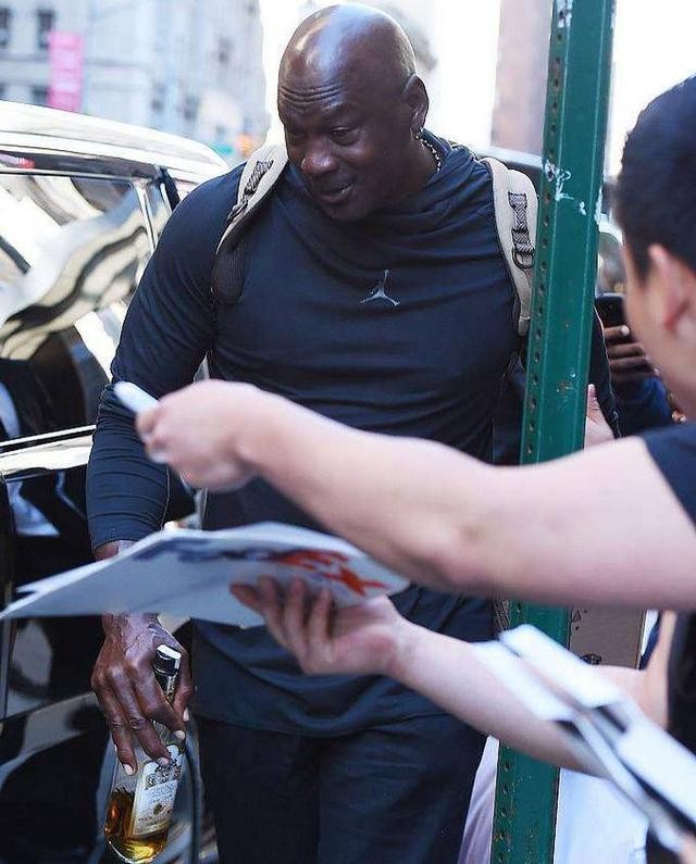 為什么nba退役都老（退役之后迅速變老？喬丹變肚腩油膩大叔，鄧肯頭發(fā)和胡子鬢白）