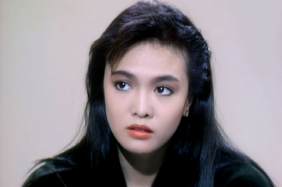 “畸形脸、电风扇脸”，10位整容过度的女星，有人直接命丧手术台