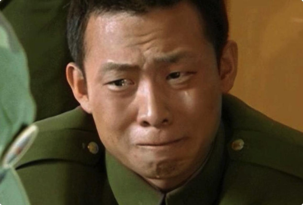 同样演军人哭戏,把肖战,黄景瑜,杜江和张译对比看,差别出来了
