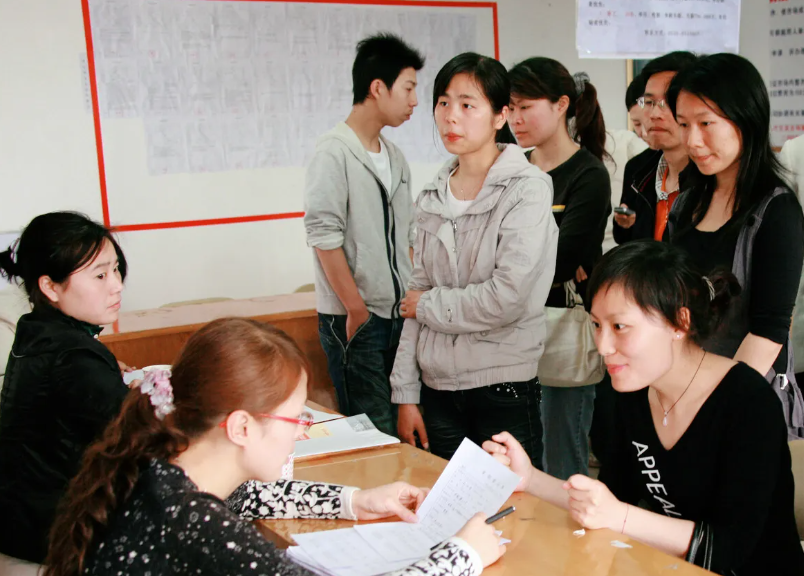 “中国中铁”公开招聘，入职有望获得安家费，学历越高越占优势