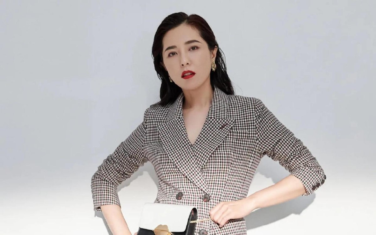 貌美如花却至今未婚，这12位大龄女星，各有各的苦衷