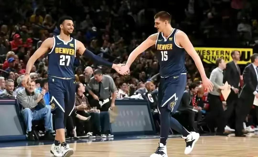 nba現(xiàn)役能成為巨星的有哪些（NBA現(xiàn)役最勵(lì)志的八大球星，巴特勒名利雙收，約基奇逆天改命）