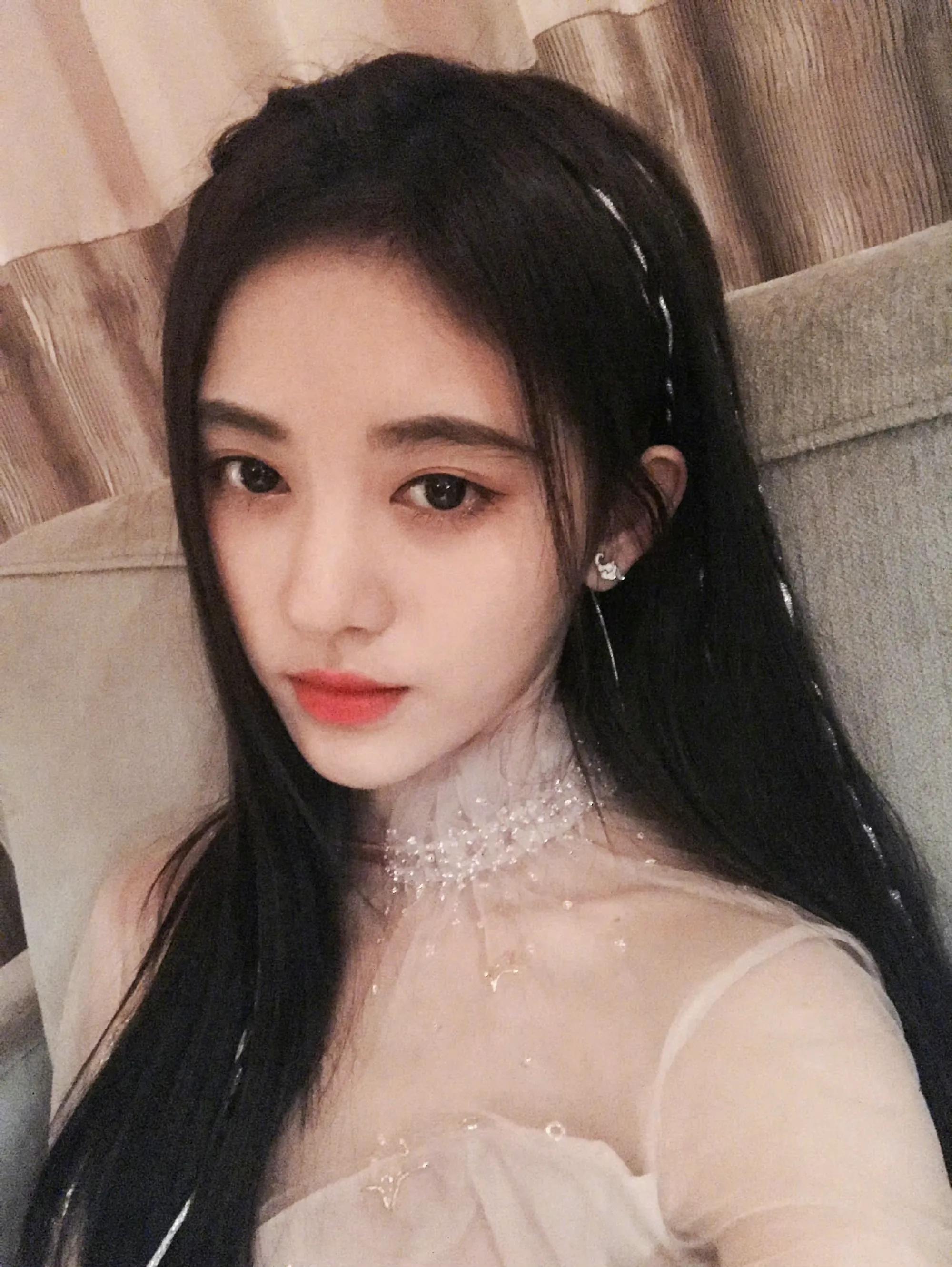 鞠婧祎自拍照头像大户