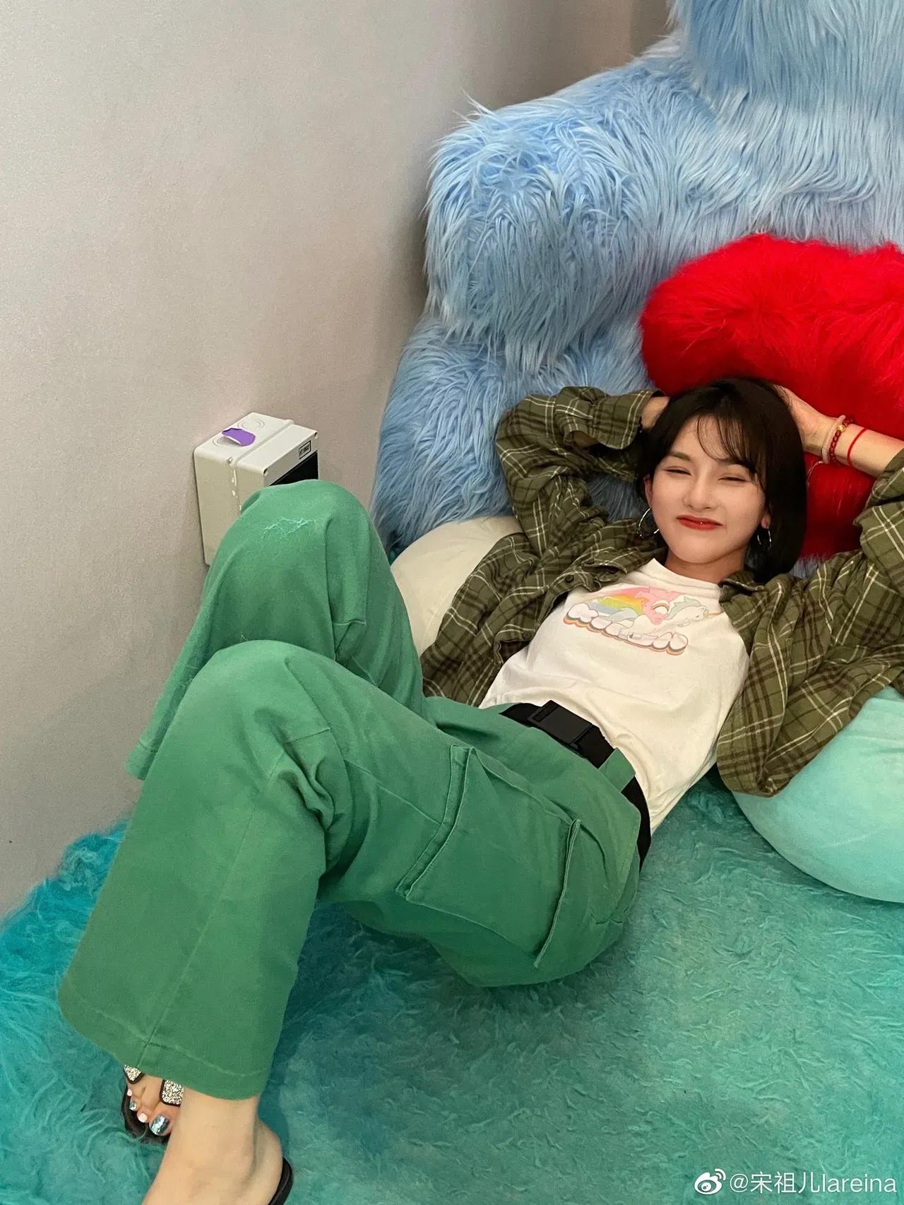 张天爱、杨幂杂志大片，清纯唯美，炫彩多姿