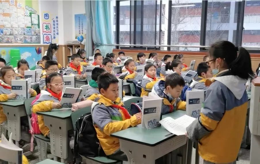 兰花喜阅读 书香润童年｜走进实验小学外国语学校书香班级3.1班