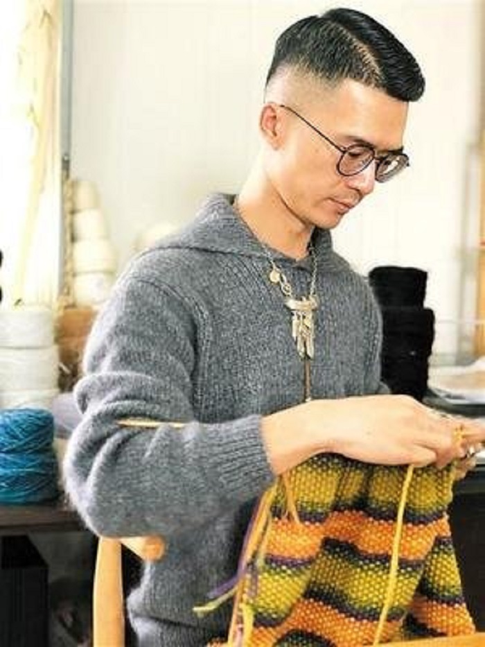 广东小伙潘锐彬:辞高薪回村织毛衣,两登央视,全网粉丝过千万