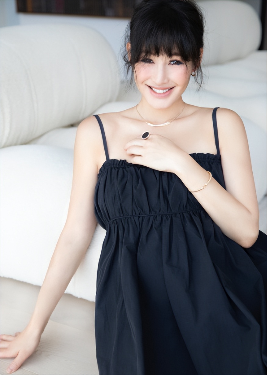 陈燃预产期将至，晒B超照曝二胎是男孩，提前公布宝宝性别惹争议