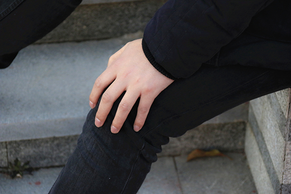 女性坚持做深蹲，会发生3个喜人的变化，一天做几个能达到效果？