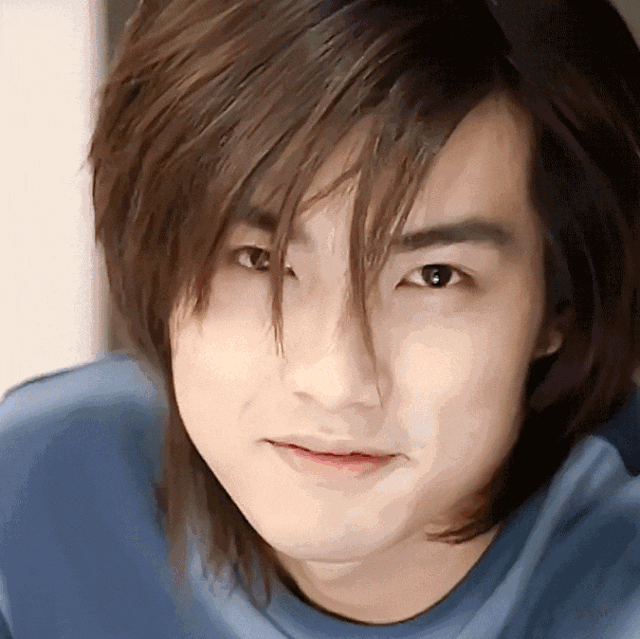 但随着年岁渐长,贺军翔这个"小美"已经有点"小霉"了,不管是相貌还是