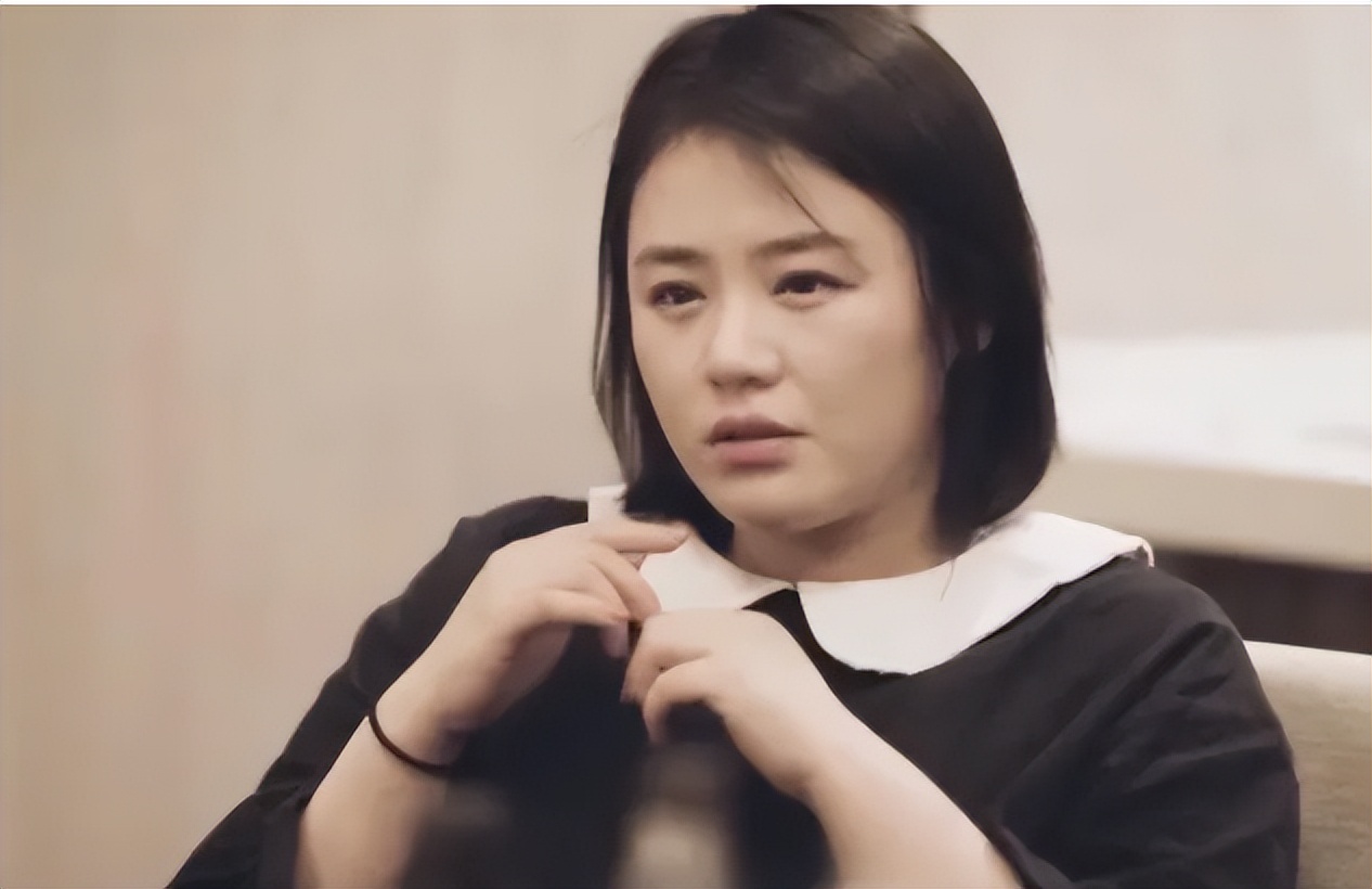 痘痘脸、赘肉、五五分！生图里的女星，让我看见了人间真实