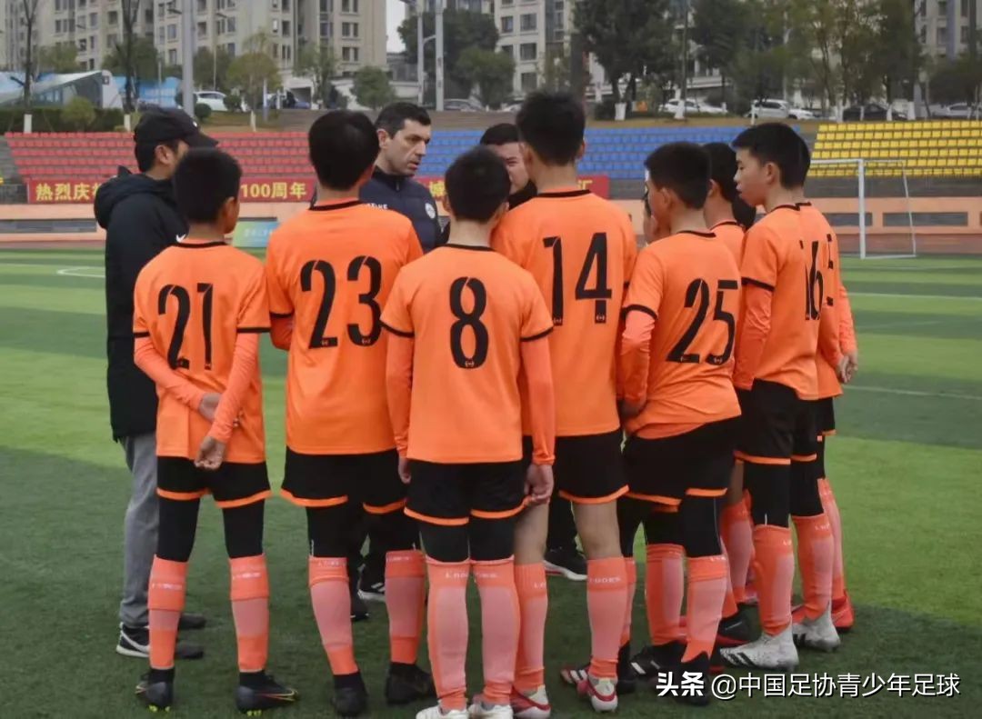重庆足球协官网（2021-2022重庆市青少年足球联赛正式开赛，12支队伍参与角逐）