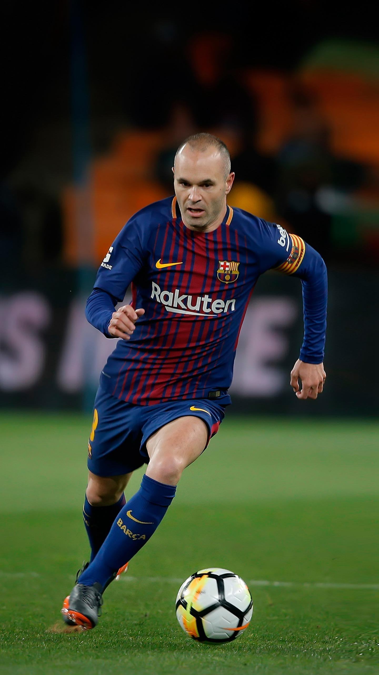 2003到2004赛季,拉波尔塔成为巴萨掌舵者,并聘请里杰卡尔德担任球队