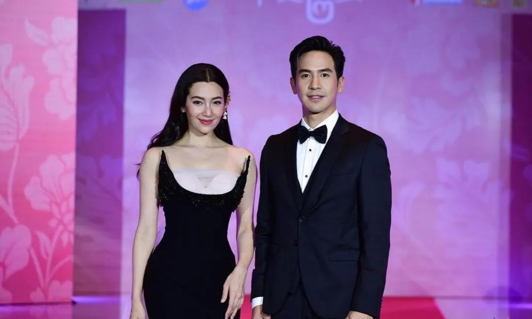 泰星bella一身黑裙出席《天生一对2》活动～网友：和pope好配哇