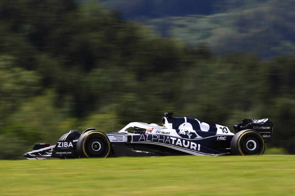 赛车燃火(f1奥地利正赛:勒克莱尔夺冠 维斯塔潘第二 塞恩斯赛车着火