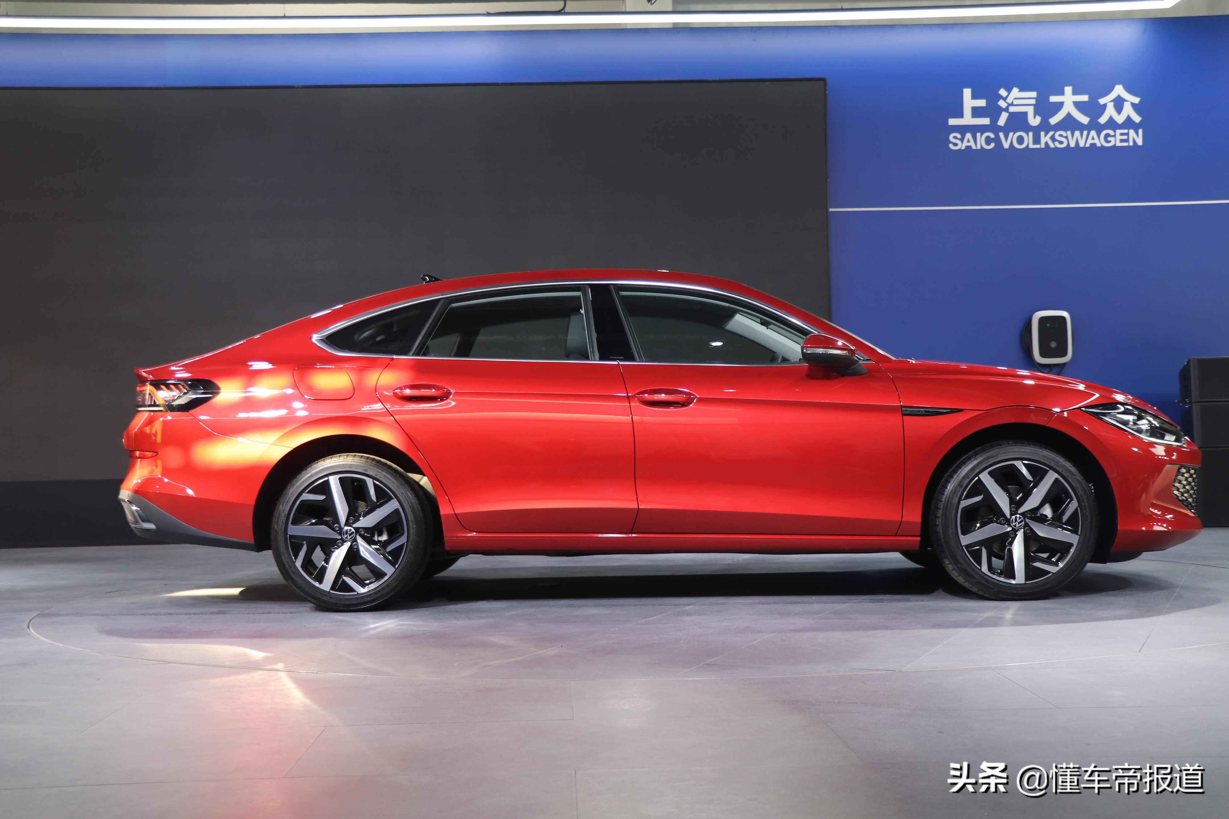 新车｜无框车门、掀背设计，一代凌渡L静态体验