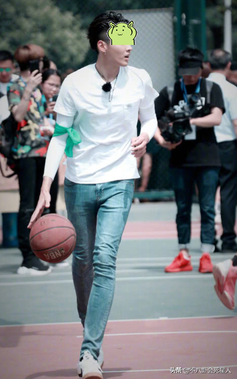 将大咖拉下神坛的“小女人”，从李雨桐到李靓蕾，都有一个共同点