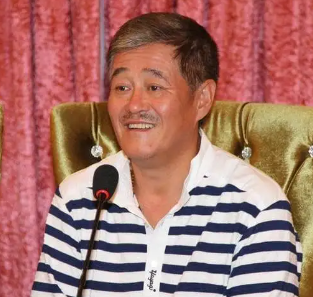 落魄时感恩妻子陪伴，辉煌时却说不是真爱，可笑的6位圈内大名人