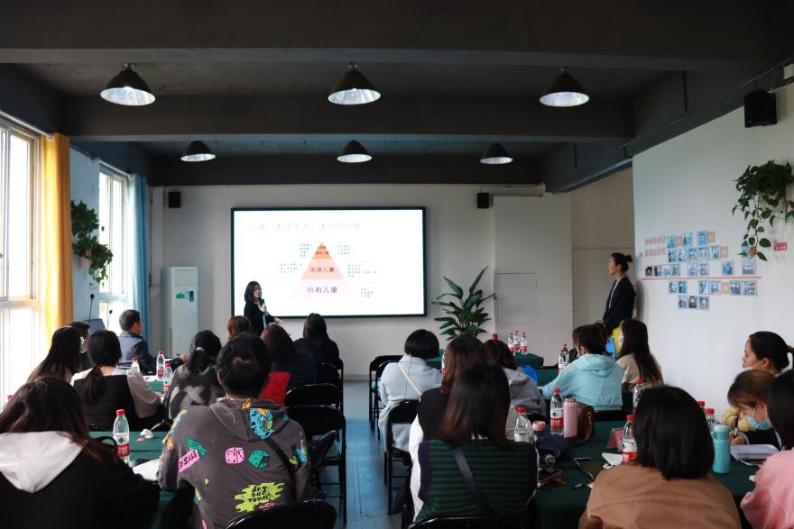 “快乐小东坡—逆风飞翔”