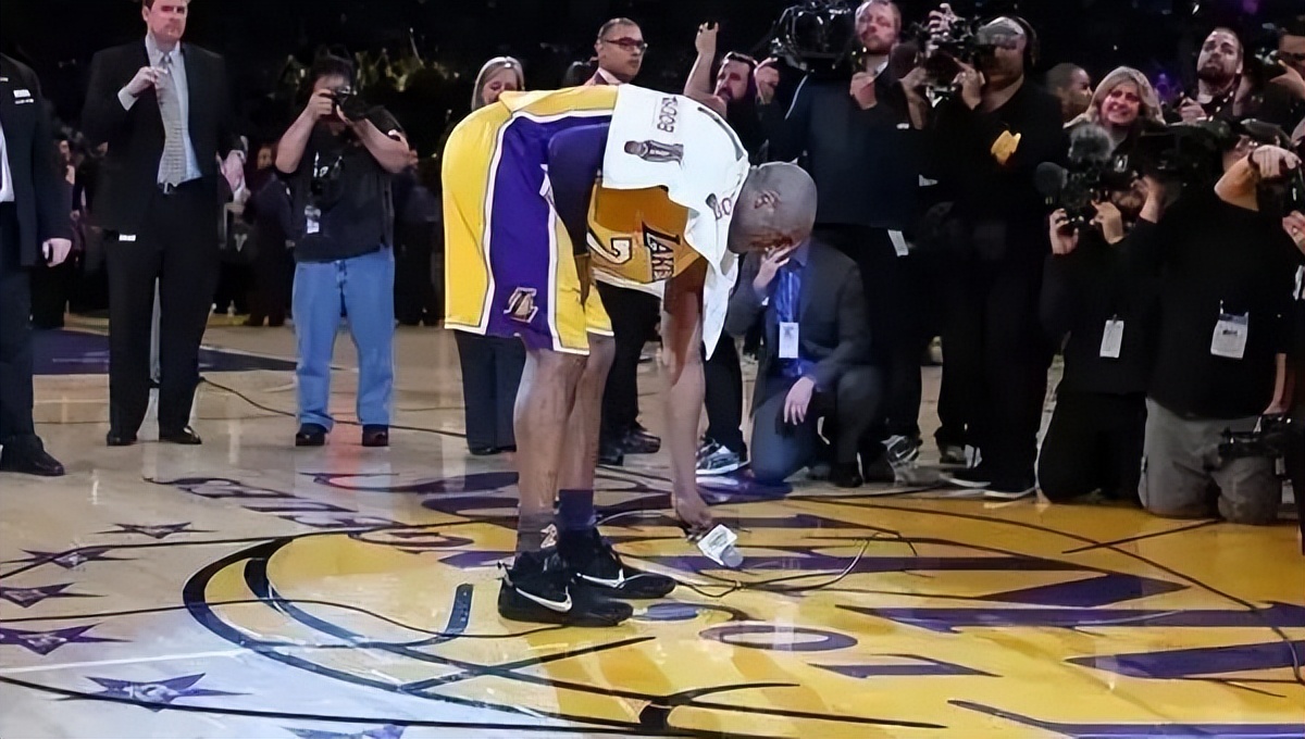 科比退役比赛回放（科比退役六周年，他和那场60分的表演，你还记得吗？）